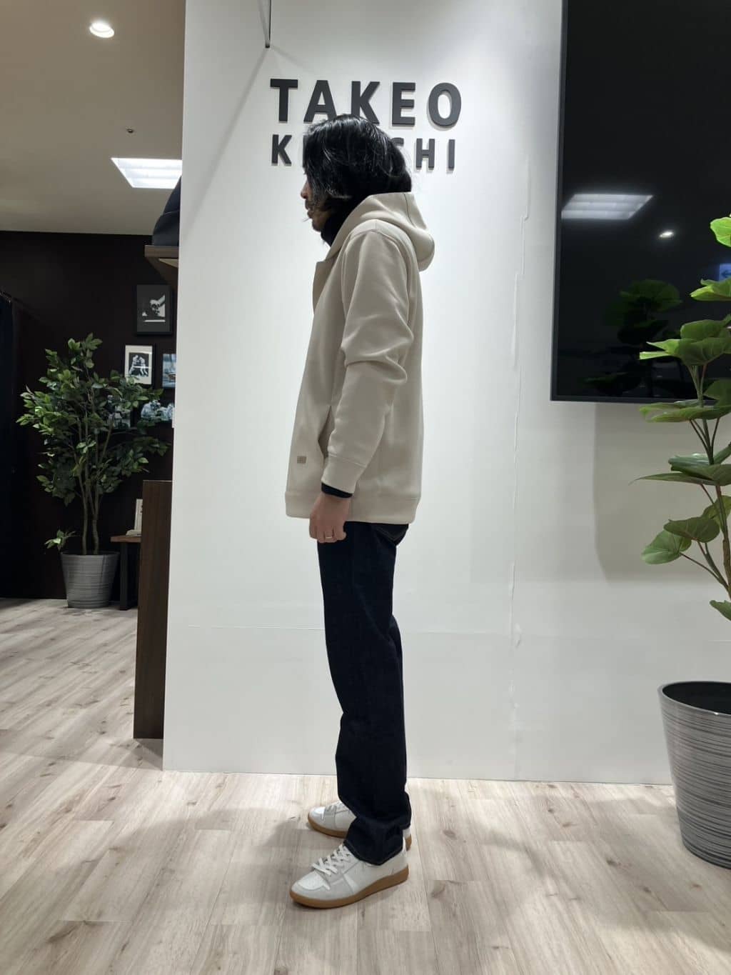 Mr.kさんの「TAKEO KIKUCHI｜【モンスターストレッチ】日本製 ワンウォッシュ デニムパンツ」を使ったコーディネート