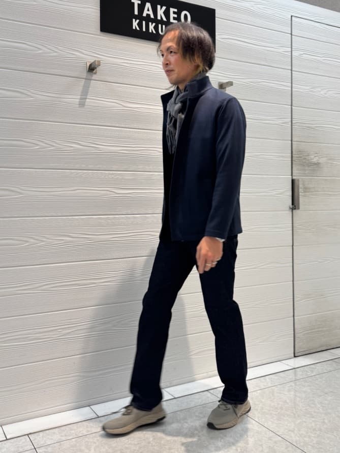 井出恭輔さんの「TAKEO KIKUCHI｜【DOWN FABRIC】ダウンファブリック スタンドカラーブルゾン」を使ったコーディネート