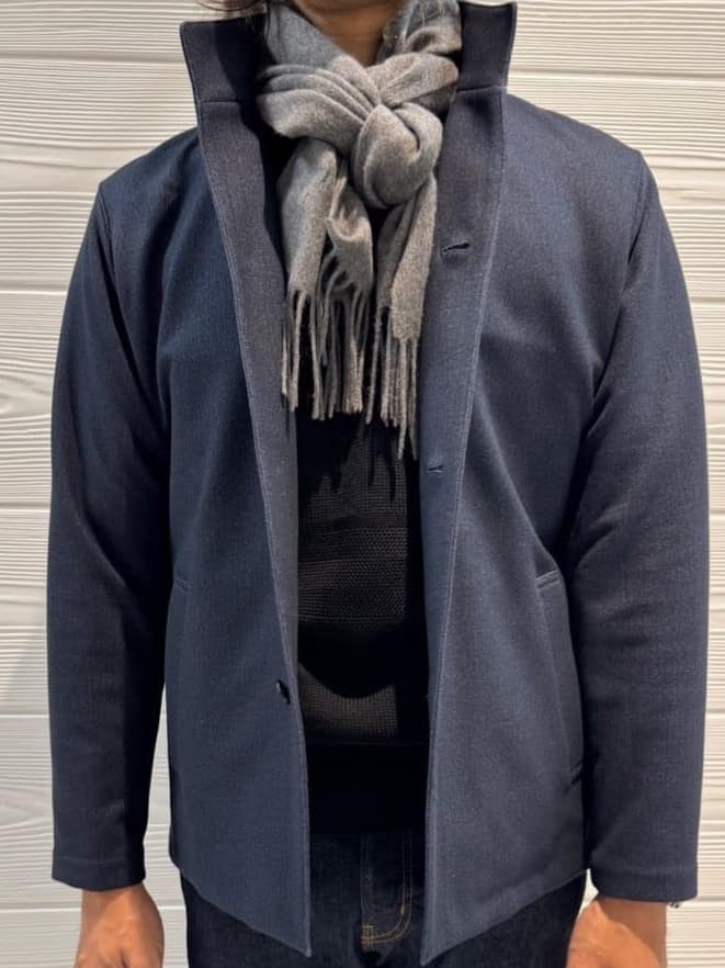 井出恭輔さんの「TAKEO KIKUCHI｜【DOWN FABRIC】ダウンファブリック スタンドカラーブルゾン」を使ったコーディネート