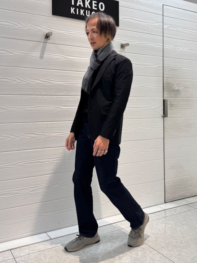 井出恭輔さんの「TAKEO KIKUCHI｜【360&deg;ストレッチ／セットアップ対応】None Of Stress ジャケット」を使ったコーディネート