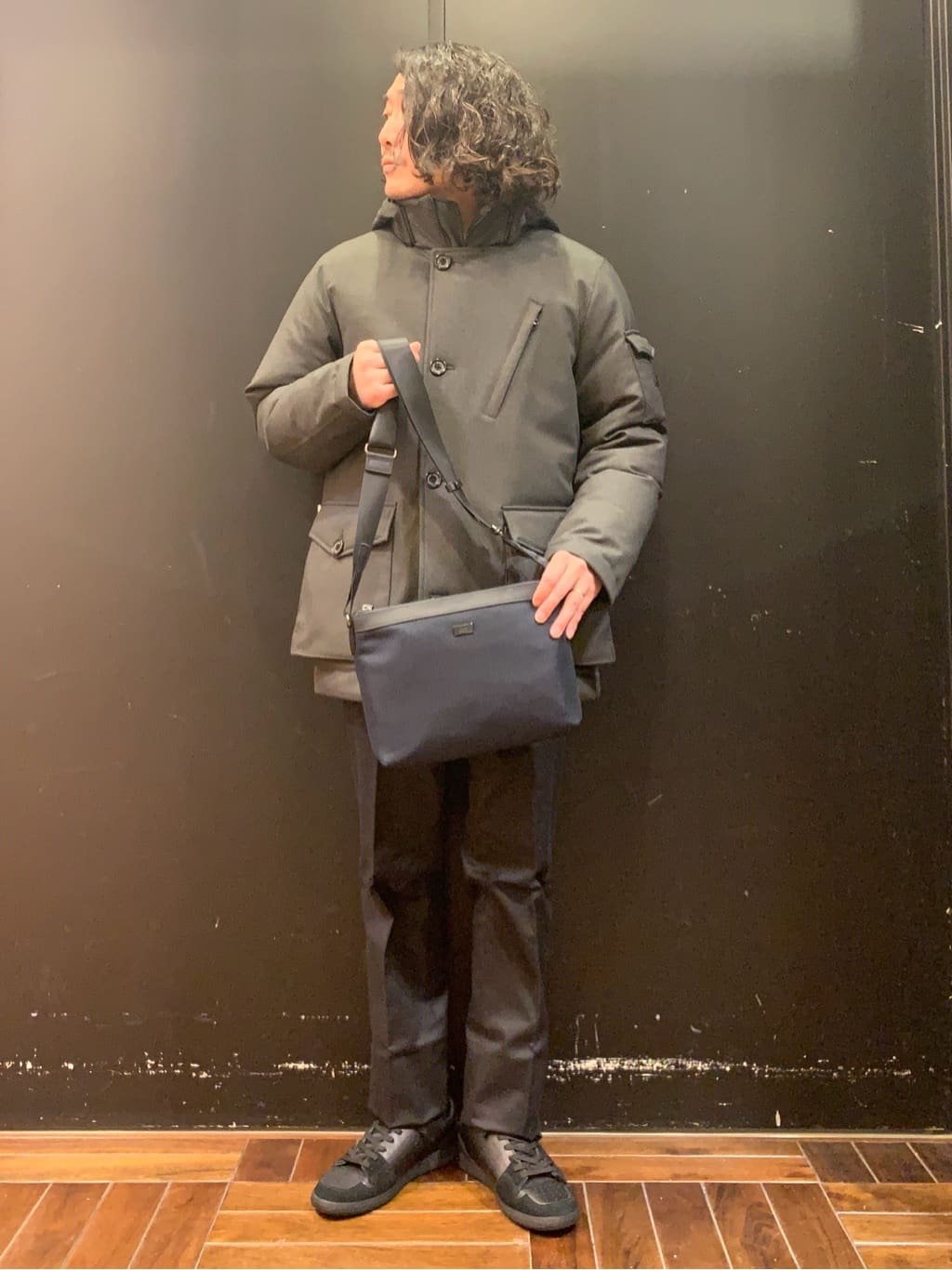 木村剛さんの「TAKEO KIKUCHI｜【オフィスカジュアル対応】ドレス チノパンツ」を使ったコーディネート