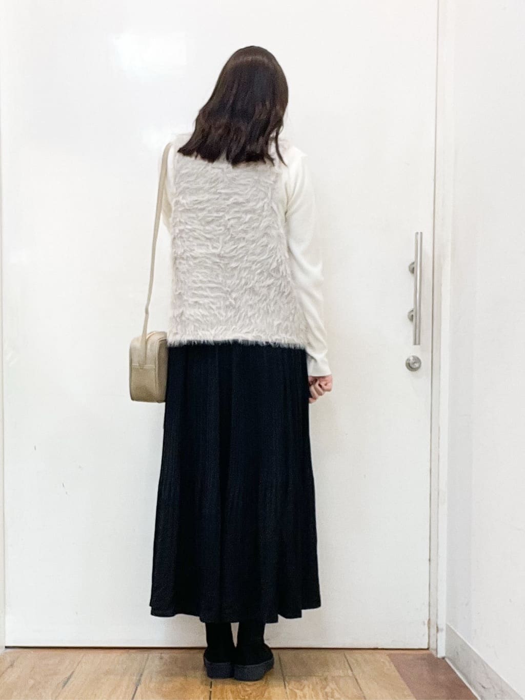 sakiさんの「SHOO･LA･RUE｜◆【セレモニーにも】ひらりと揺れる上品シルエット サテンプリーツスカート」を使ったコーディネート