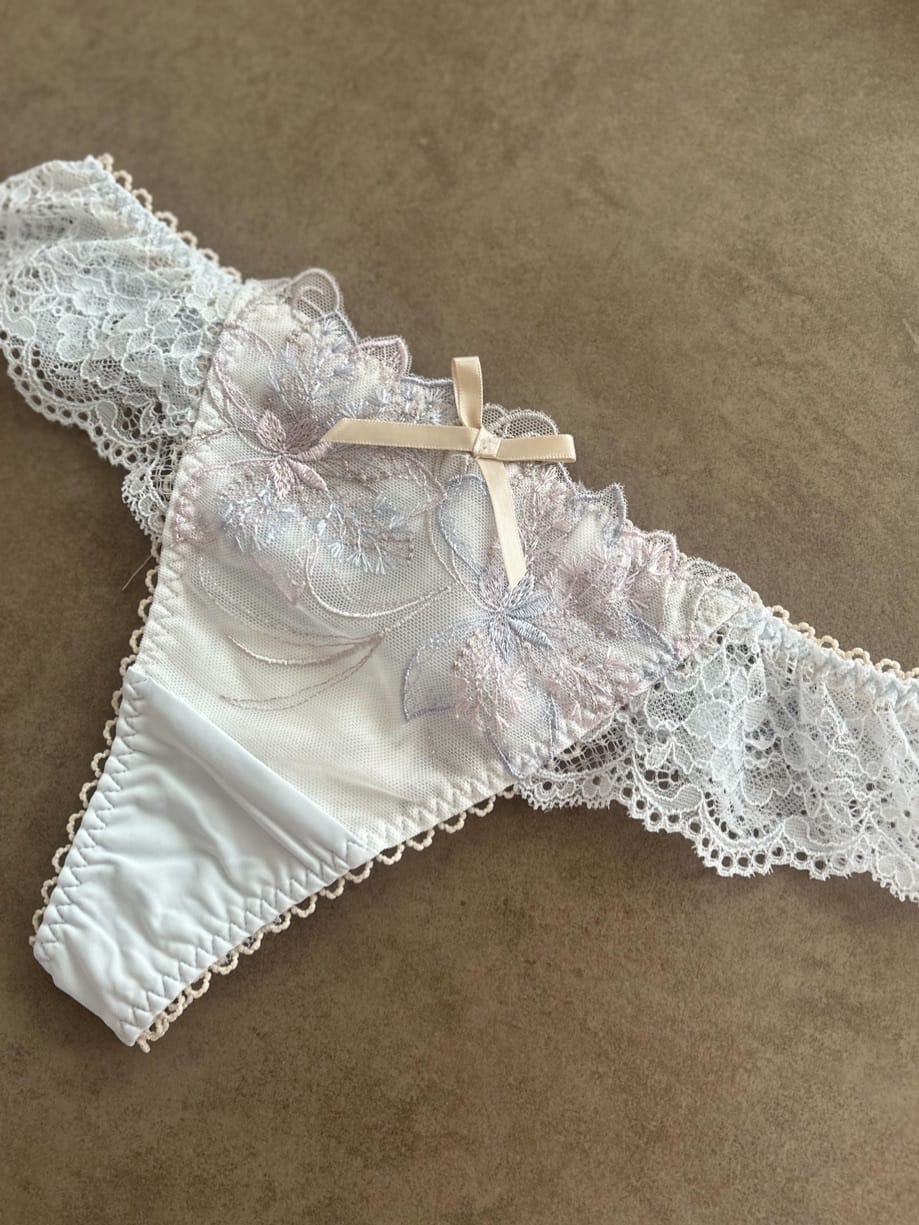 Umeさんの「Risa Magli｜◆ジェシカ ブラジャー（B-D）＜スウィートリッチ＞」を使ったコーディネート