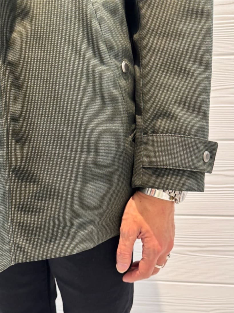 井出恭輔さんの「TAKEO KIKUCHI｜【Sサイズ～】ストレッチ デニム パンツ」を使ったコーディネート