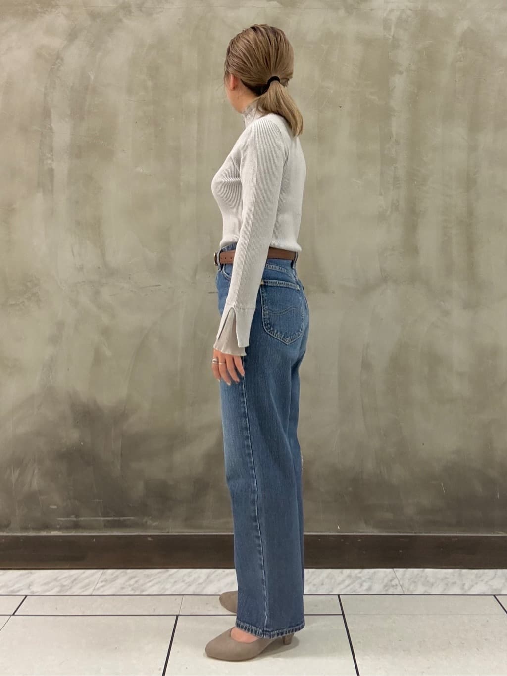 minaさんの「grove｜【Lee&times;grove別注】STRAIGHT DENIM PANTS」を使ったコーディネート