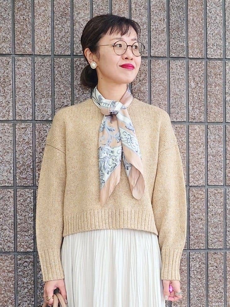 MUTSUKOさんの「UNTITLED｜【手洗い／88cm正方形】エンブレムプリントスカーフ」を使ったコーディネート