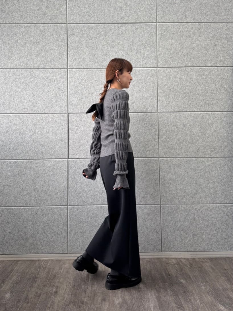 designer yukaさんの「CODE A｜gathered sleeves knit」を使ったコーディネート