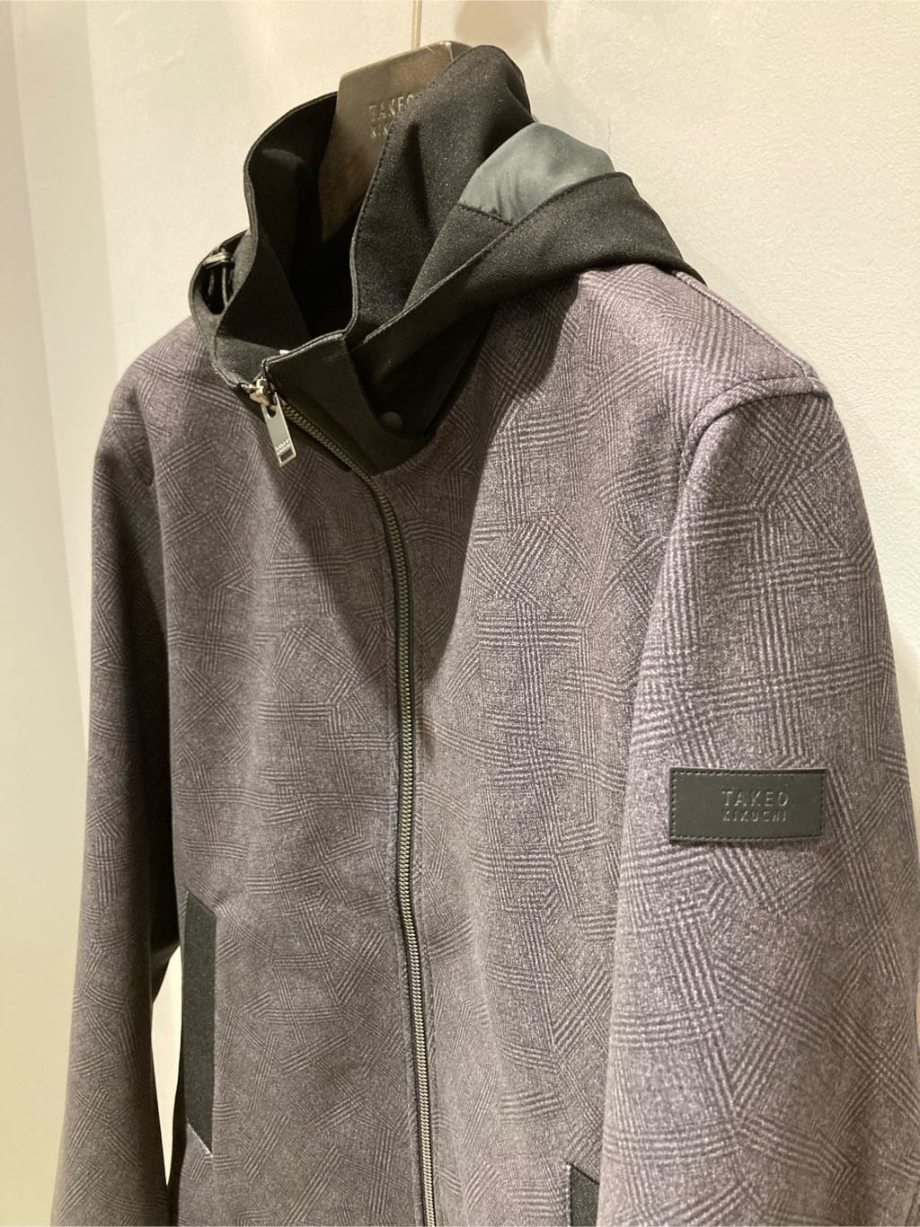 シュンさんの「TAKEO KIKUCHI｜【Made in JAPAN】播州織 ストレッチ パンツ」を使ったコーディネート