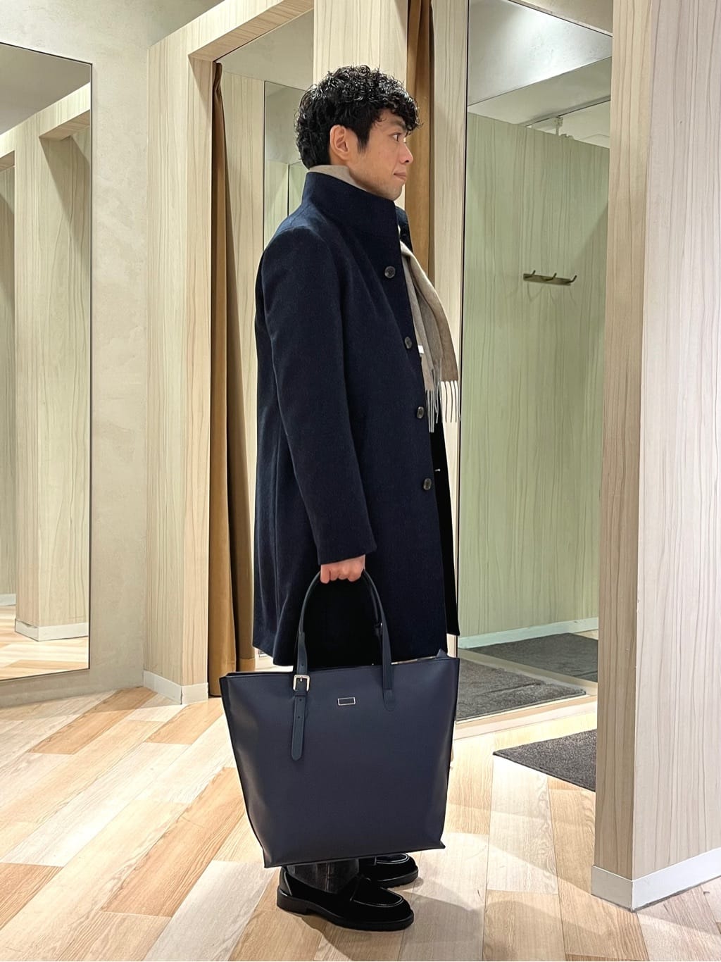 URAさんの「TAKEO KIKUCHI｜【ウールカシミヤブレンド】ビーバー調 スタンドカラー コート」を使ったコーディネート