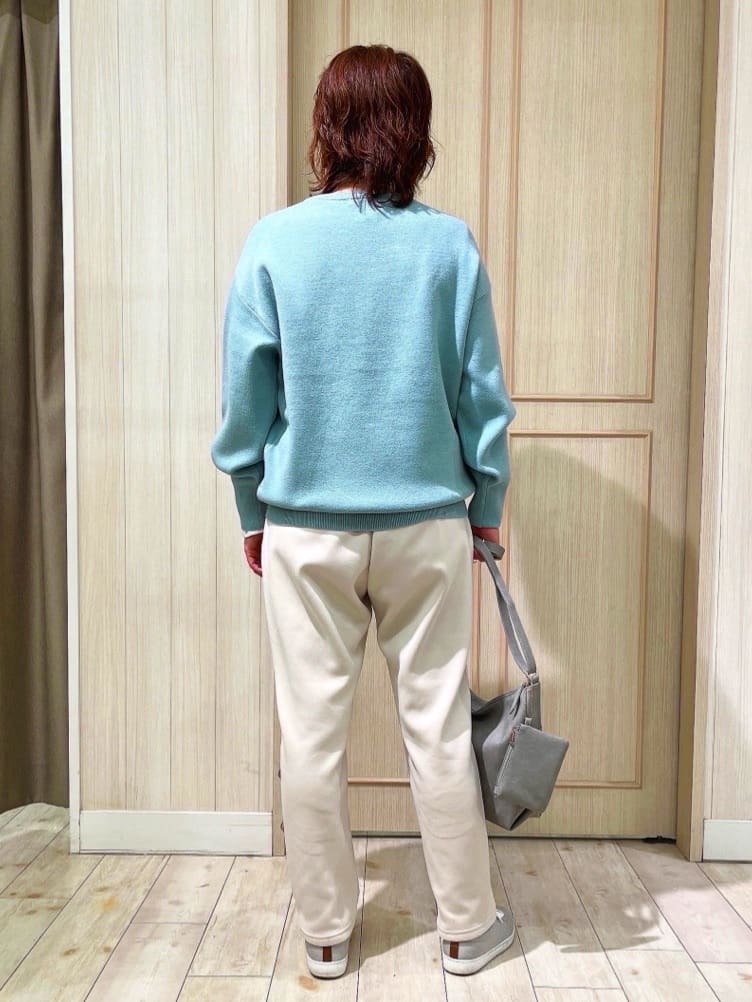 kaneさんの「SHOO･LA･RUE｜◆【洗える/ちくちくしにくい/静電気軽減】スウェットライク ロゴニット」を使ったコーディネート