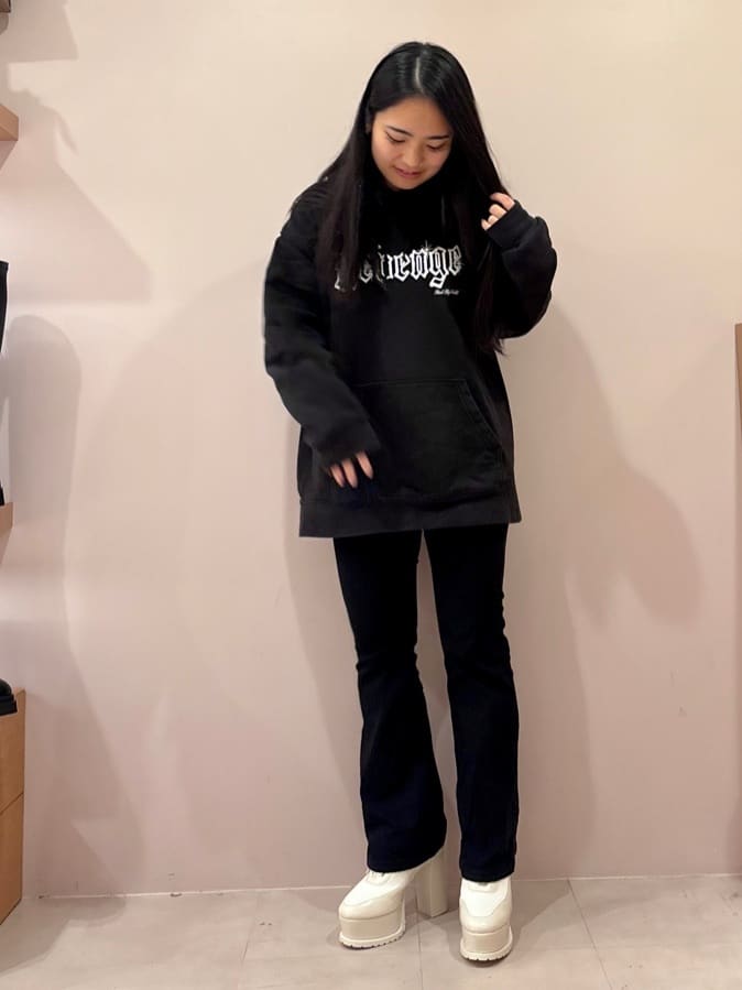 のはらっちょさんの「ESPERANZA｜【ラク盛り／ショートブーツ】リピーター続出／脚長美脚　厚底メッシュスポーティーショートブーツ」を使ったコーディネート