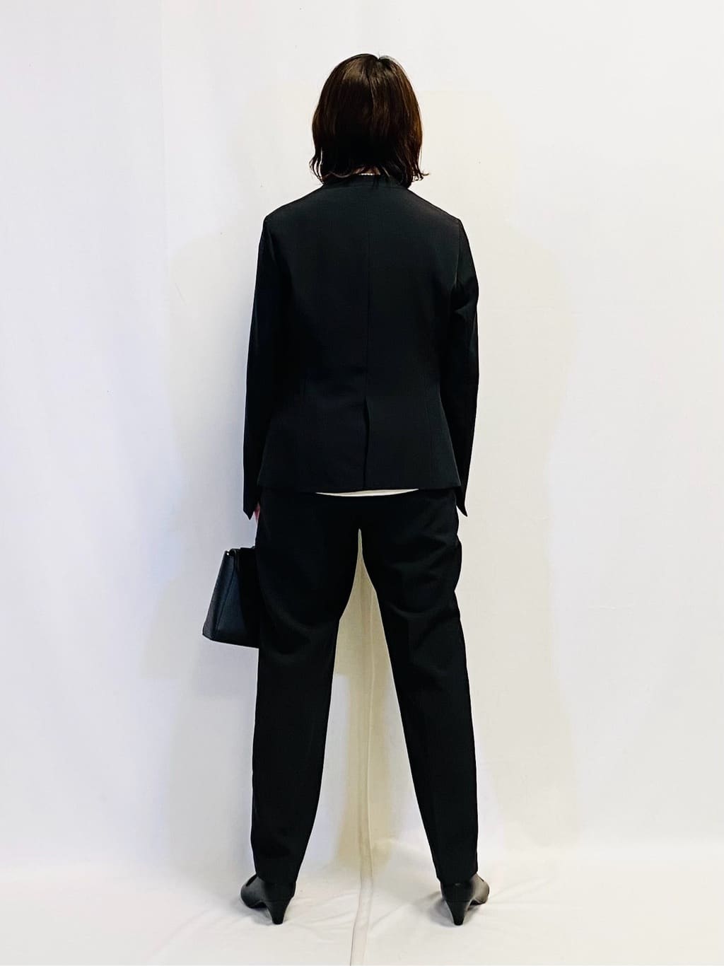 COCOさんの「grove｜◆しなやかストレッチ イージーケアテーパードパンツ」を使ったコーディネート