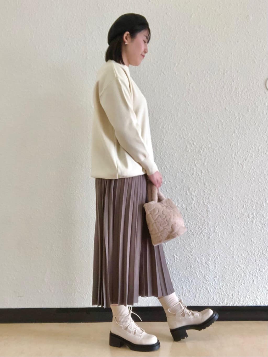 Tsuruさんの「SHOO･LA･RUE｜◆【洗える/体型カバー】絶妙なネックラインにこだわった コクーンニット」を使ったコーディネート