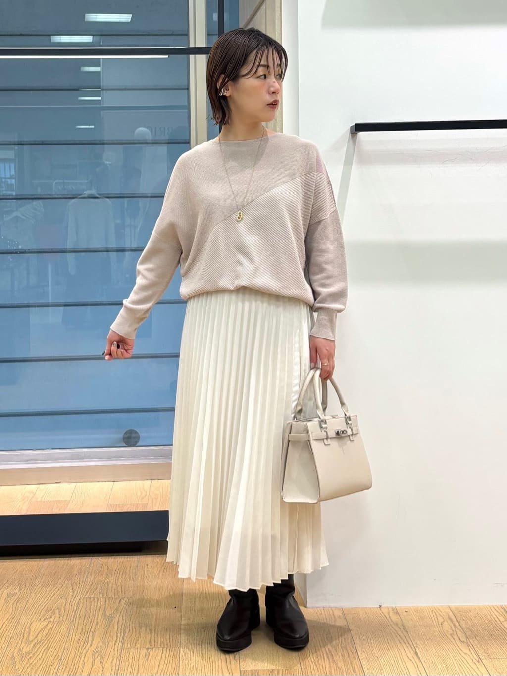 asamiさんの「INDIVI｜◆【洗える／ウエストゴム】アコーディオン調プリーツスカート」を使ったコーディネート