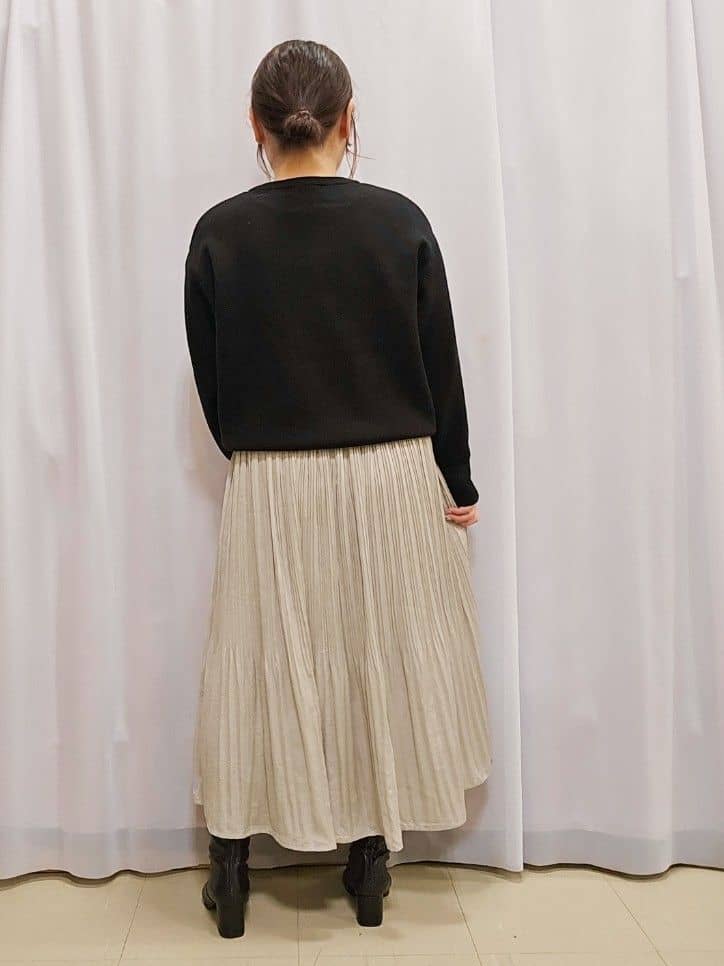 かなさんの「SHOO･LA･RUE｜◆【洗える/ちくちくしにくい/静電気軽減】スウェットライク ロゴニット」を使ったコーディネート