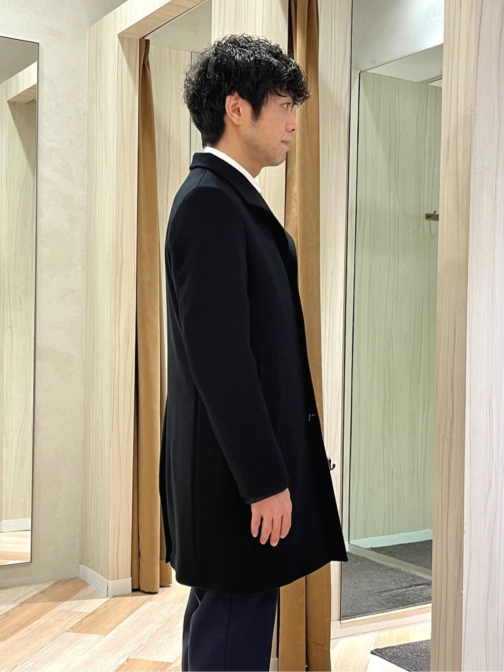 URAさんの「TAKEO KIKUCHI｜【ウールカシミヤブレンド】ビーバー調 スタンドカラー コート」を使ったコーディネート