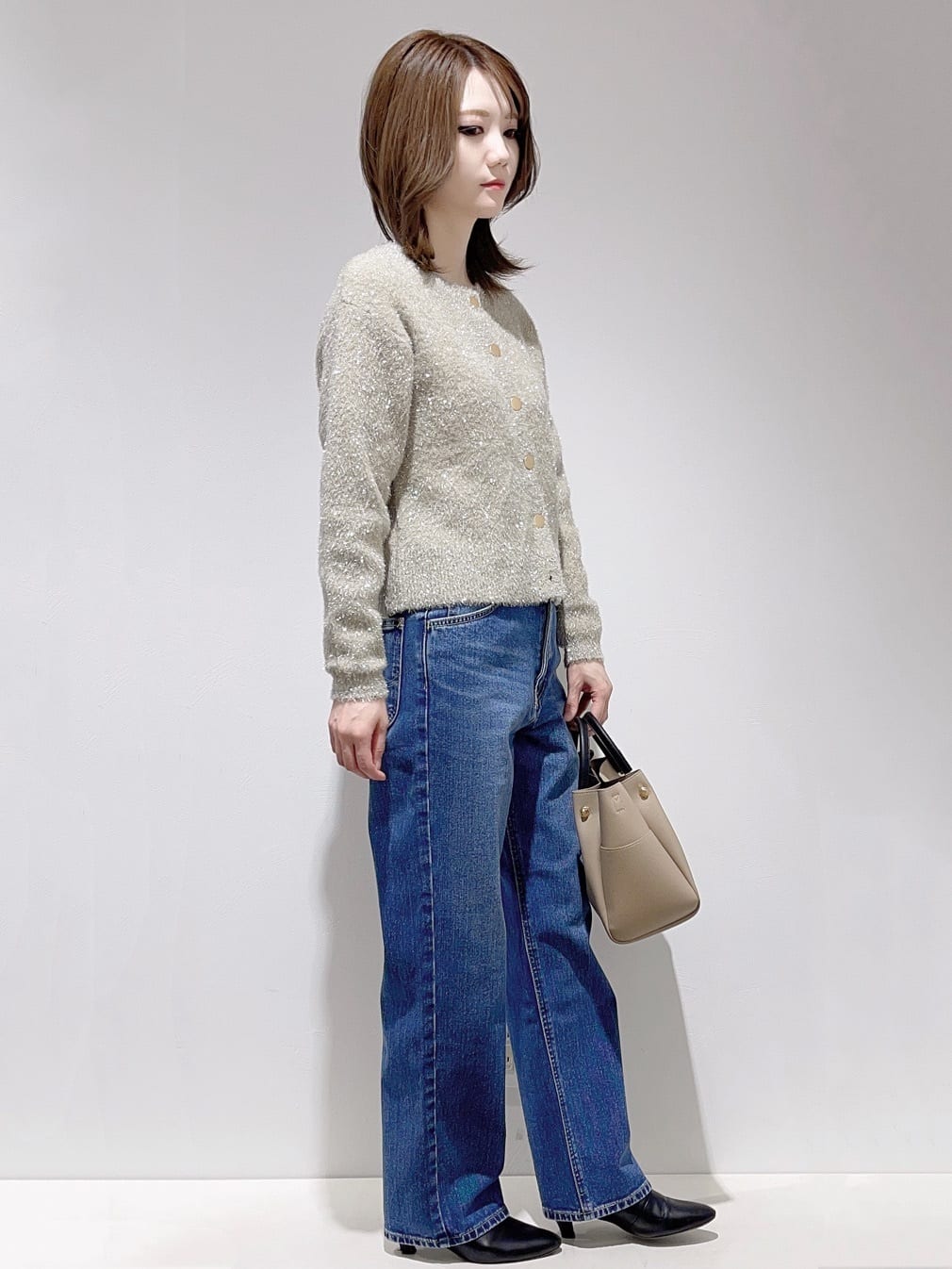 HITOMIさんの「grove｜【Lee&times;grove別注】STRAIGHT DENIM PANTS」を使ったコーディネート