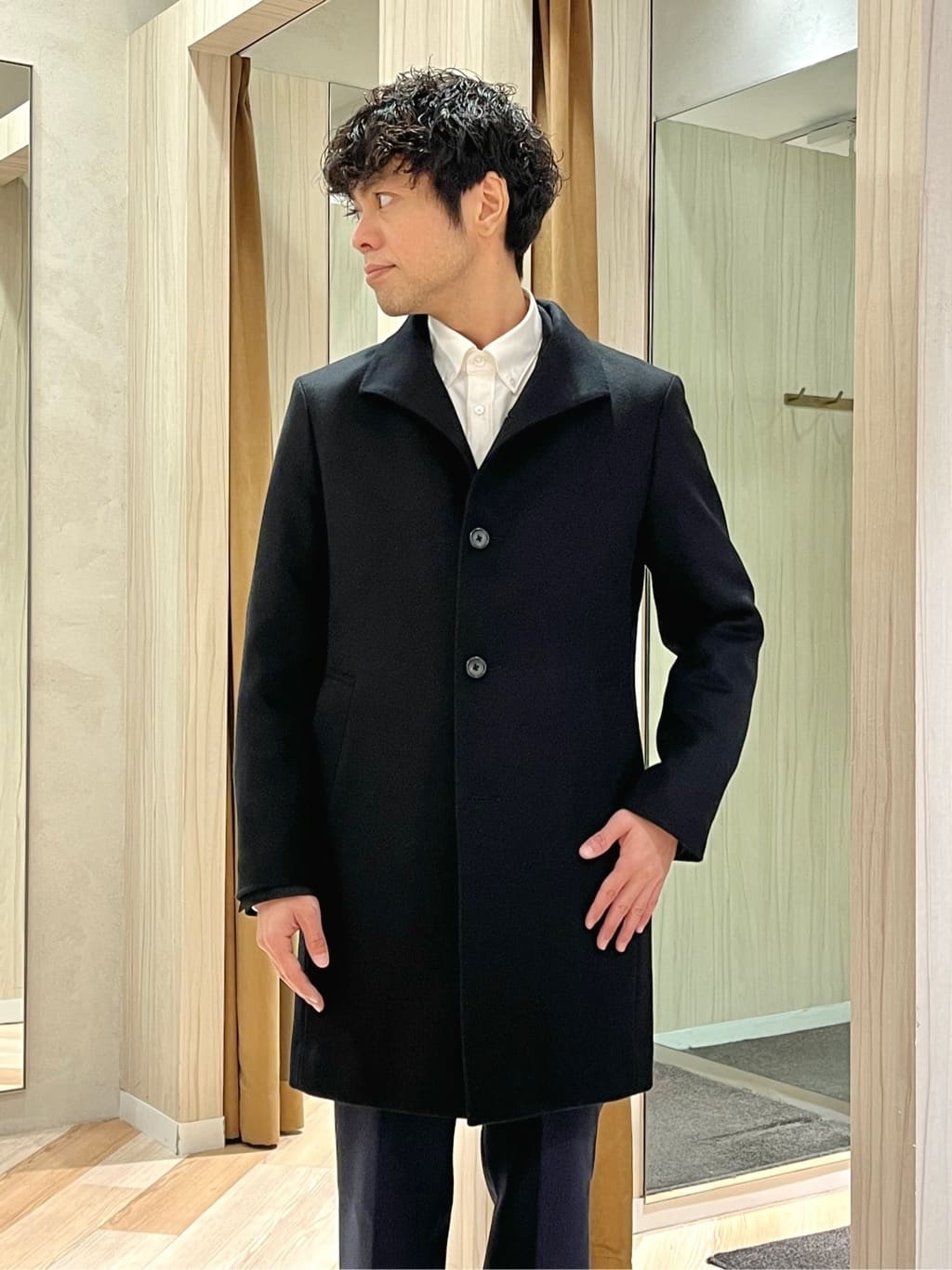 URAさんの「TAKEO KIKUCHI｜【ウールカシミヤブレンド】ビーバー調 スタンドカラー コート」を使ったコーディネート