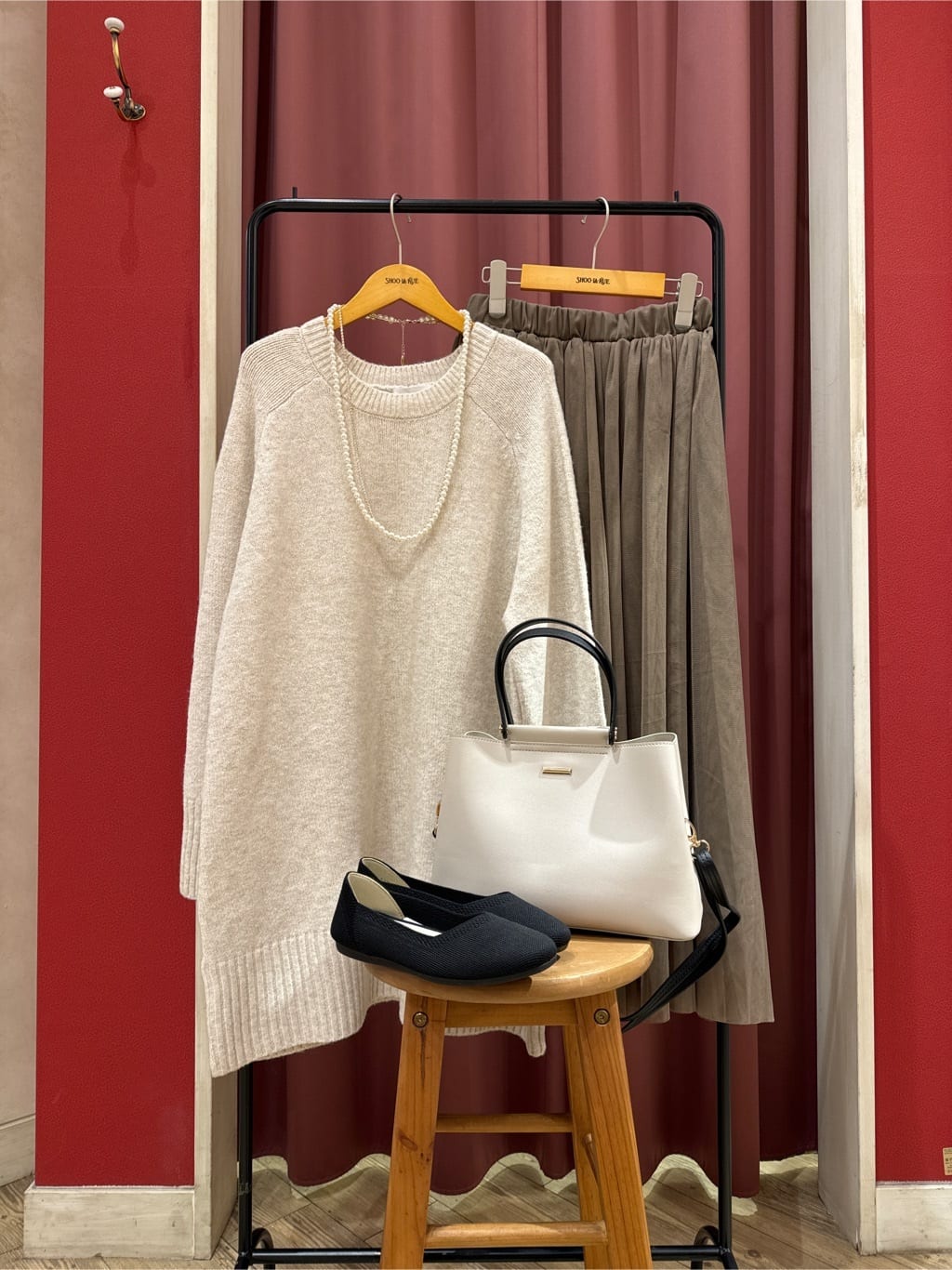 maruさんの「SHOO･LA･RUE｜◆【S-LL/体型カバー】ふんわりあたたかい ニットチュニック」を使ったコーディネート