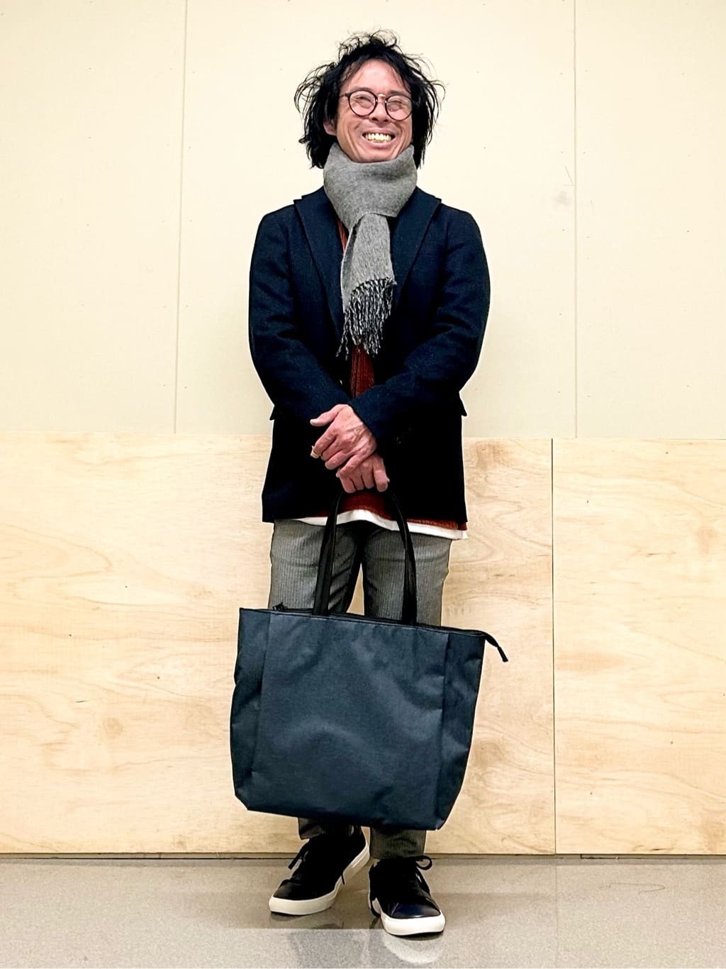 KENJI Iさんの「THE SHOP TK｜【オールシーズン穿ける！】7DAYSストレッチへリンボンパンツ　ON&hArr;OFF兼用」を使ったコーディネート