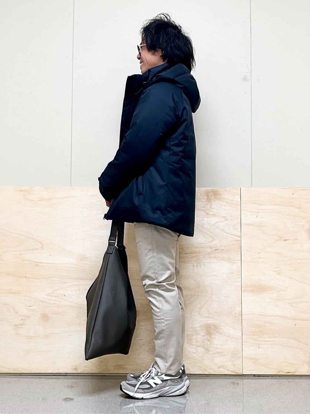 KENJI Iさんの「THE SHOP TK｜【オールシーズン穿ける！】7DAYSストレッチへリンボンパンツ　ON&hArr;OFF兼用」を使ったコーディネート
