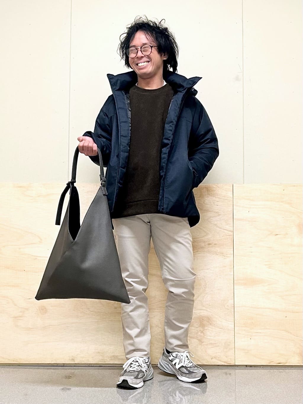 KENJI Iさんの「THE SHOP TK｜【オールシーズン穿ける！】7DAYSストレッチへリンボンパンツ　ON&hArr;OFF兼用」を使ったコーディネート
