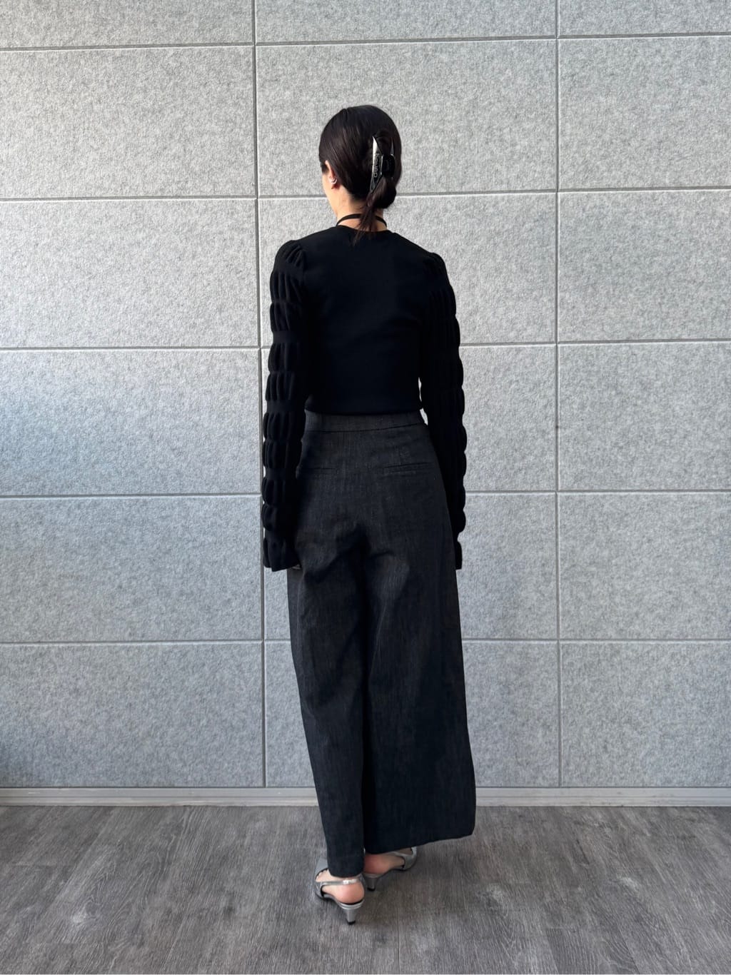 uchi__yamaさんの「CODE A｜gathered sleeves knit」を使ったコーディネート