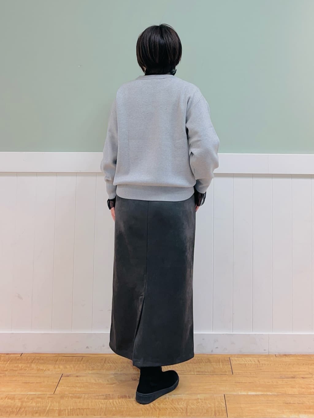 Naruさんの「SHOO･LA･RUE｜◆【洗える/ちくちくしにくい/静電気軽減】スウェットライク ロゴニット」を使ったコーディネート