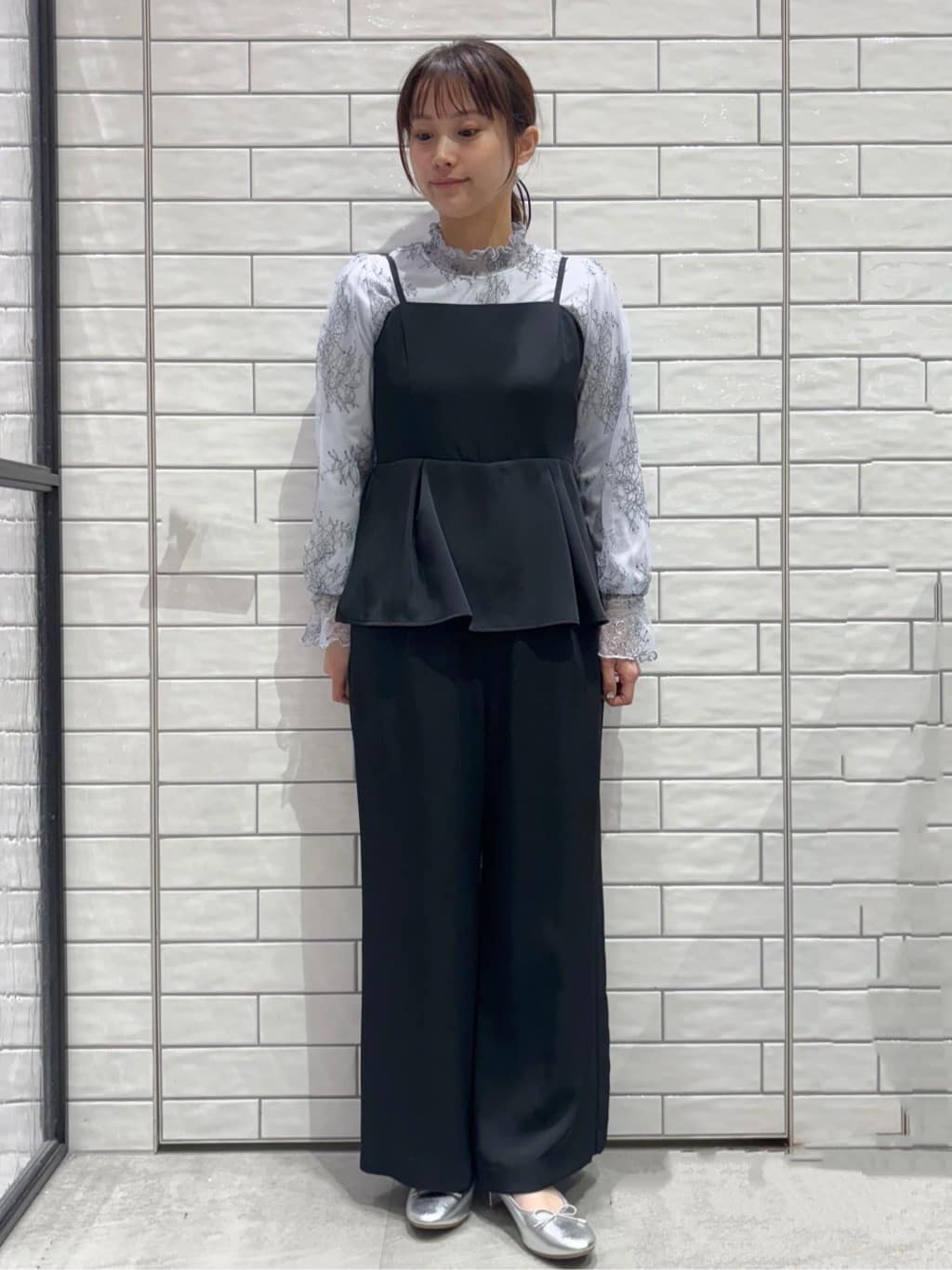 ranさんの「OPAQUE.CLIP｜◆シャーリング総レーストップス【洗濯機洗い可】」を使ったコーディネート
