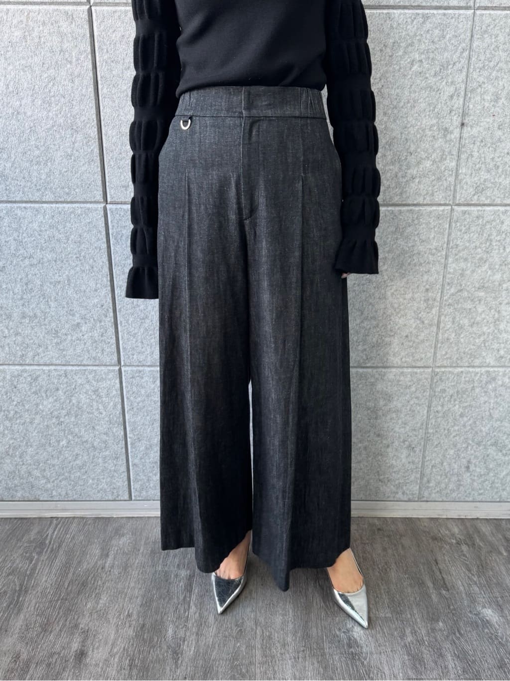 uchi__yamaさんの「CODE A｜gathered sleeves knit」を使ったコーディネート