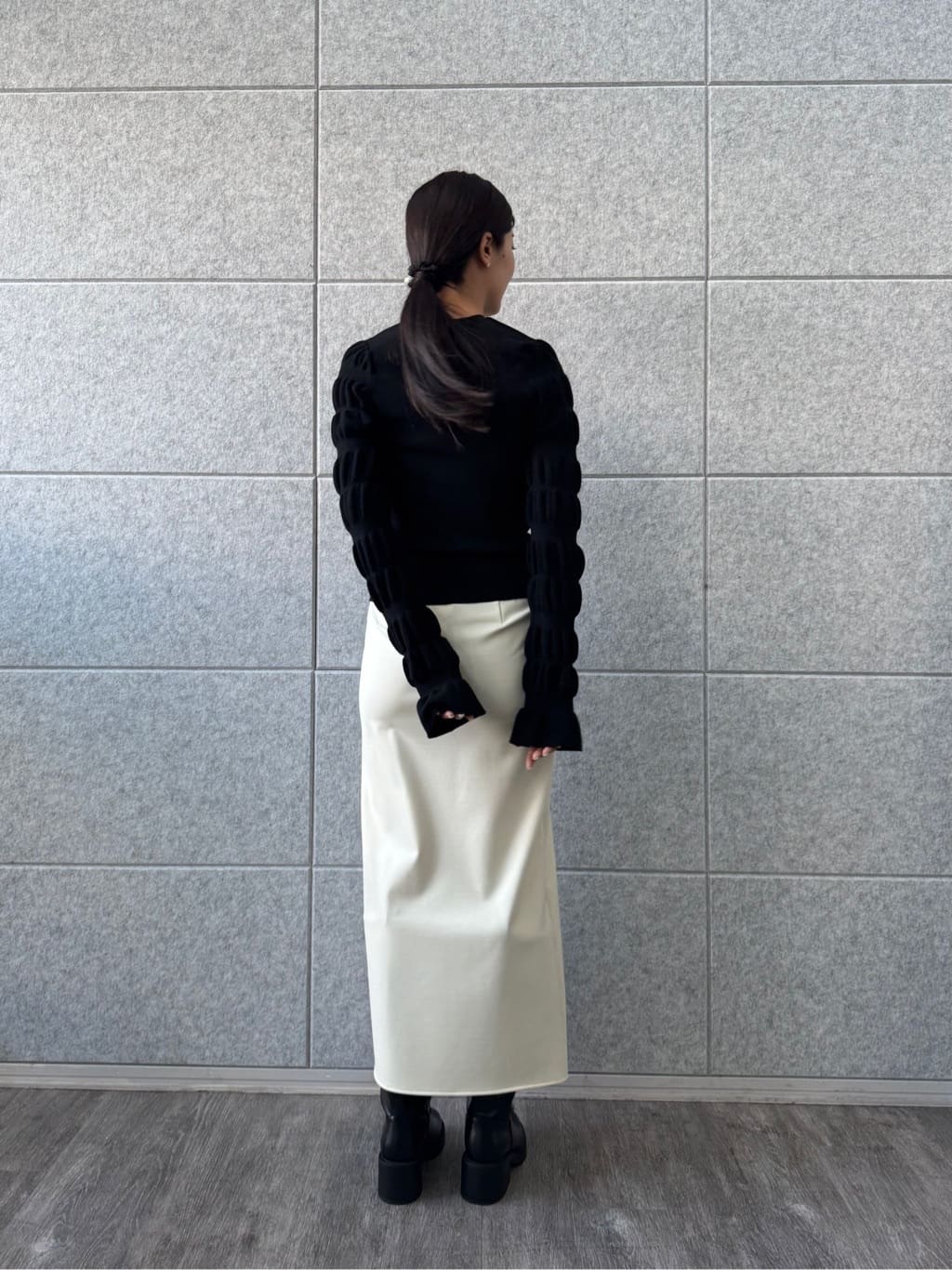 uchi__yamaさんの「CODE A｜gathered sleeves knit」を使ったコーディネート