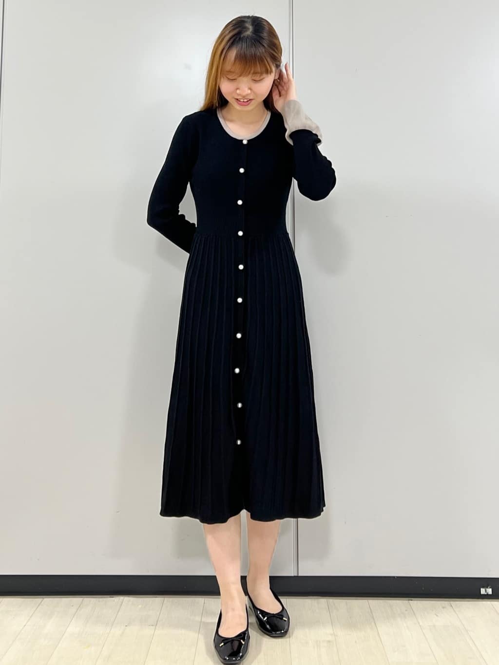 Yukaさんの「index｜◆《美人百花掲載》パール調デザインバイカラーニットワンピース【洗濯機洗い可】」を使ったコーディネート