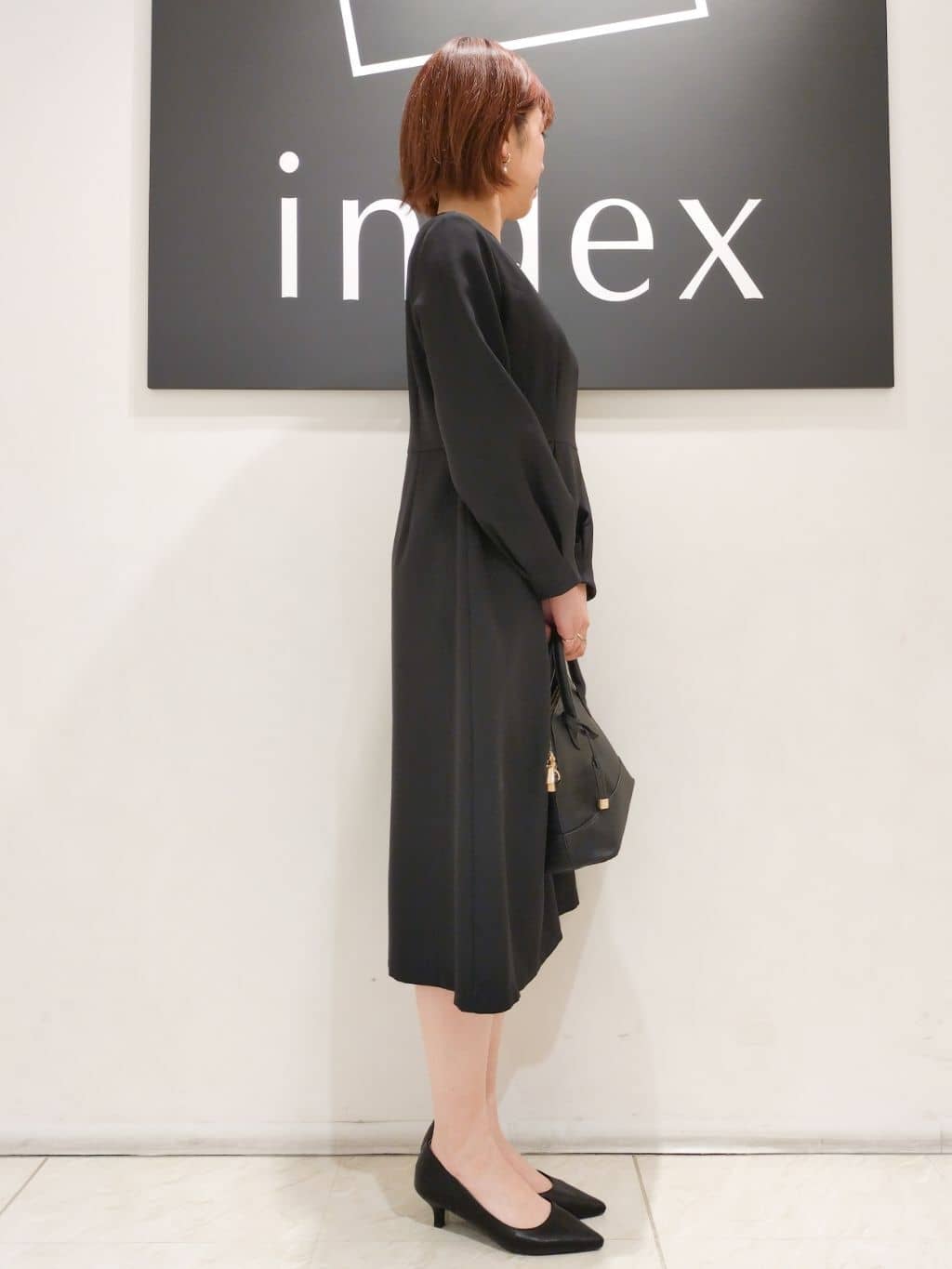 n.さんの「index｜◆＜通勤・セレモニー対応＞キーネックパール調フレアワンピース【洗濯機洗い可／イージーアイロン】」を使ったコーディネート