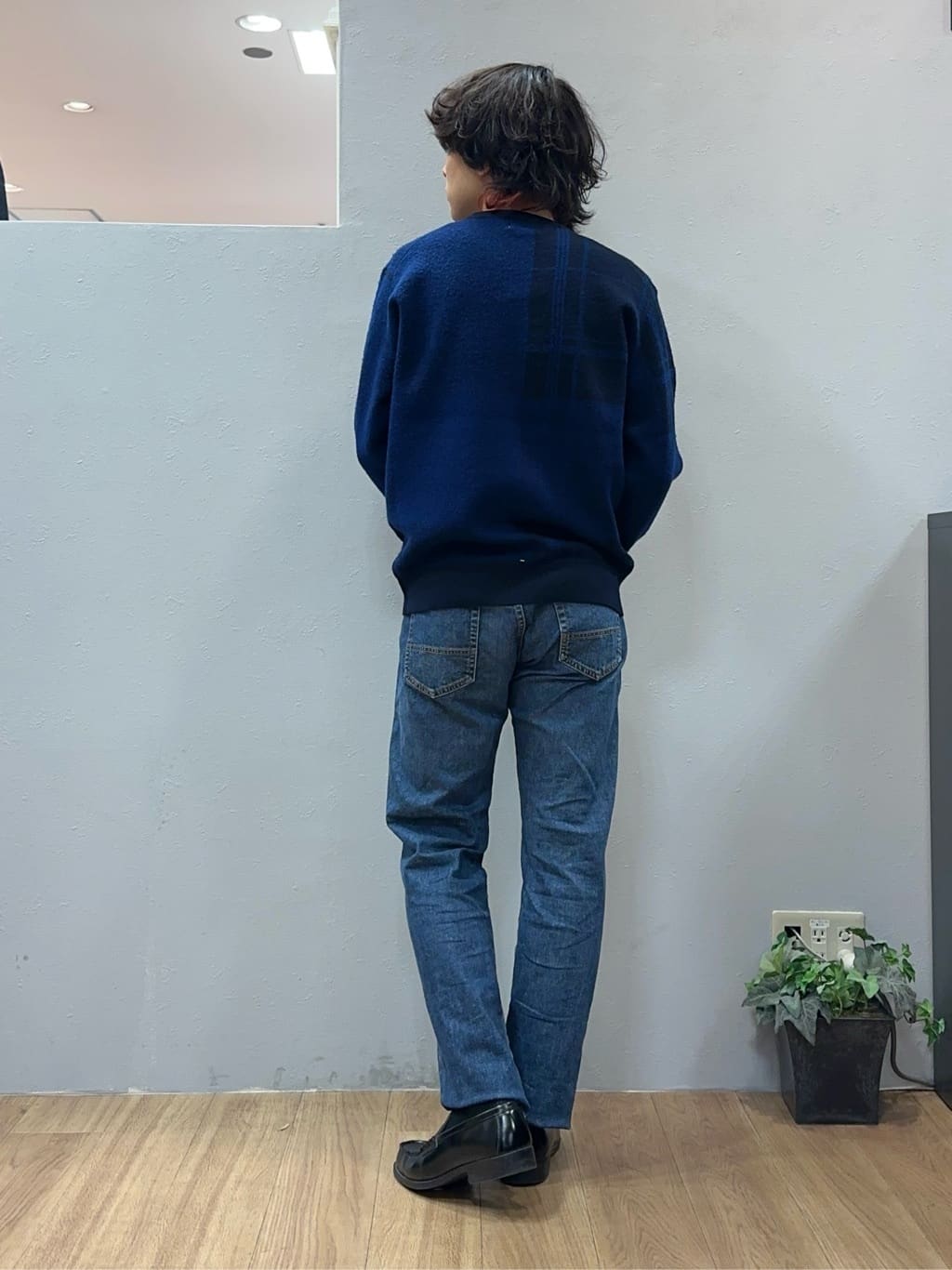 Uさんの「TAKEO KIKUCHI｜【モンスターストレッチ】日本製 ウォッシュド デニムパンツ」を使ったコーディネート