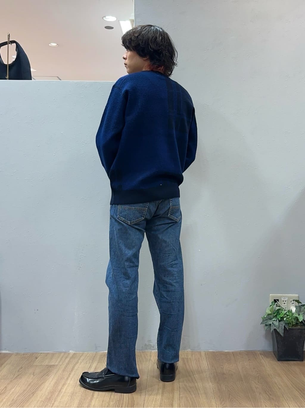 Uさんの「TAKEO KIKUCHI｜【モンスターストレッチ】日本製 ウォッシュド デニムパンツ」を使ったコーディネート