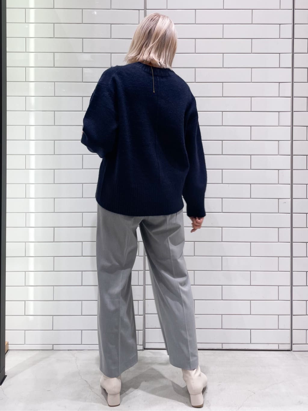 いとうちゃんさんの「OPAQUE.CLIP｜◆《7color》ふわふわVネックニット【洗濯機洗い可】」を使ったコーディネート