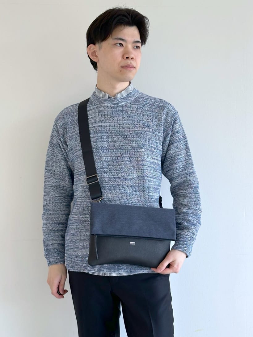 イッシーさんの「TAKEO KIKUCHI｜ハットモチーフ ジャカード ストライプ シャツ」を使ったコーディネート