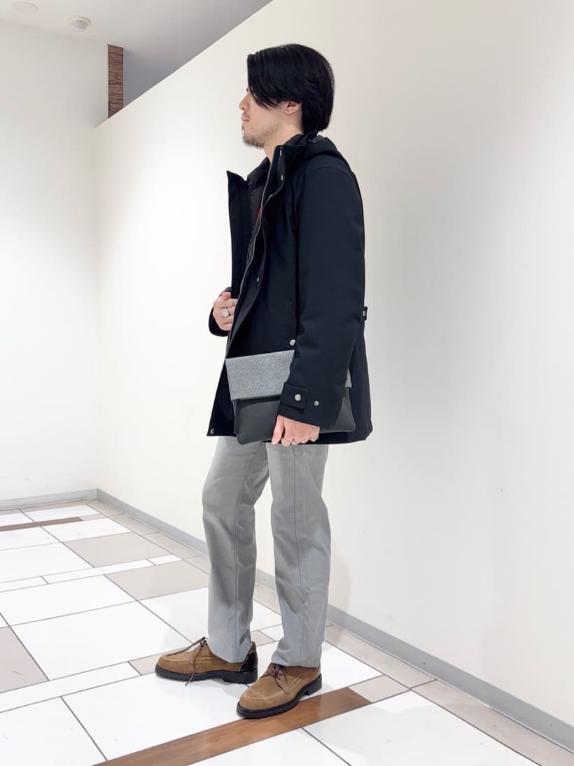 及川さんの「TAKEO KIKUCHI｜【Made in JAPAN】播州織 ストレッチ パンツ」を使ったコーディネート