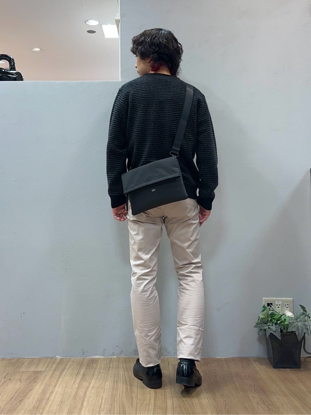 Uさんの「TAKEO KIKUCHI｜【全7サイズ&times;8色展開！】トップマルチヘリンボン パンツ」を使ったコーディネート