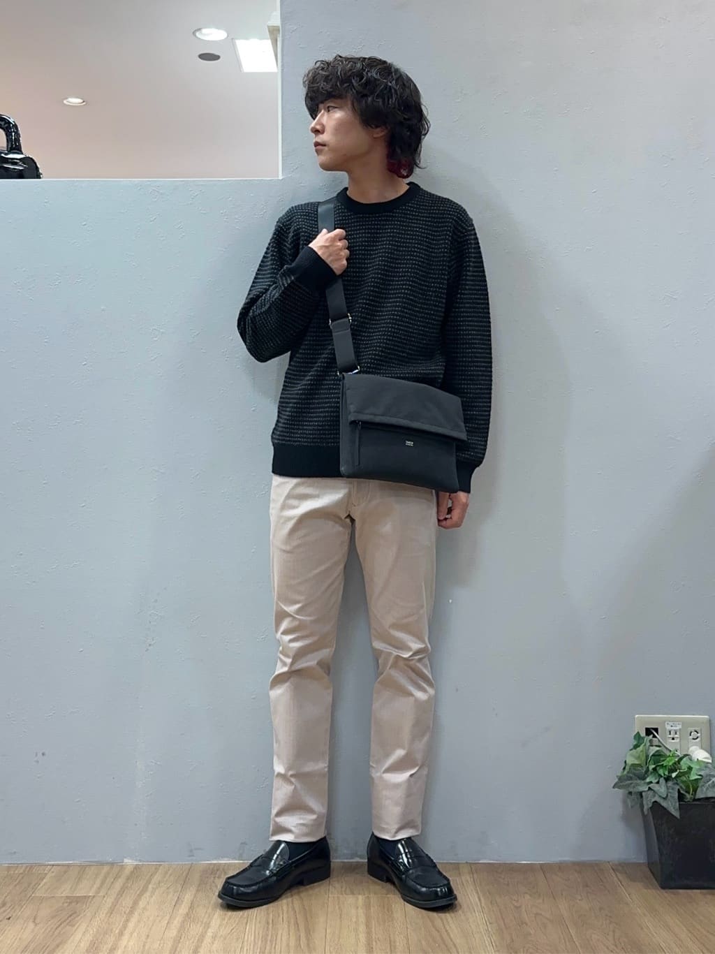 Uさんの「TAKEO KIKUCHI｜【全7サイズ&times;8色展開！】トップマルチヘリンボン パンツ」を使ったコーディネート