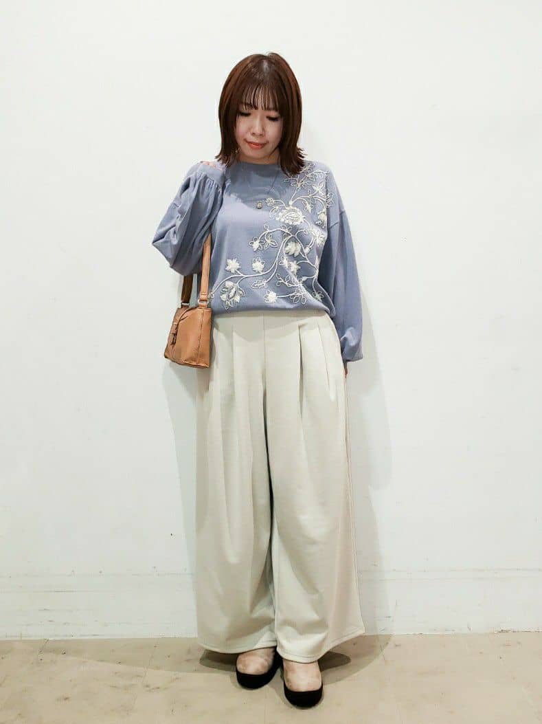 TSUCHIYAさんの「SHOO･LA･RUE｜◆【S-LL】大人のエレガントな着こなしに ラメ刺繍ニット」を使ったコーディネート