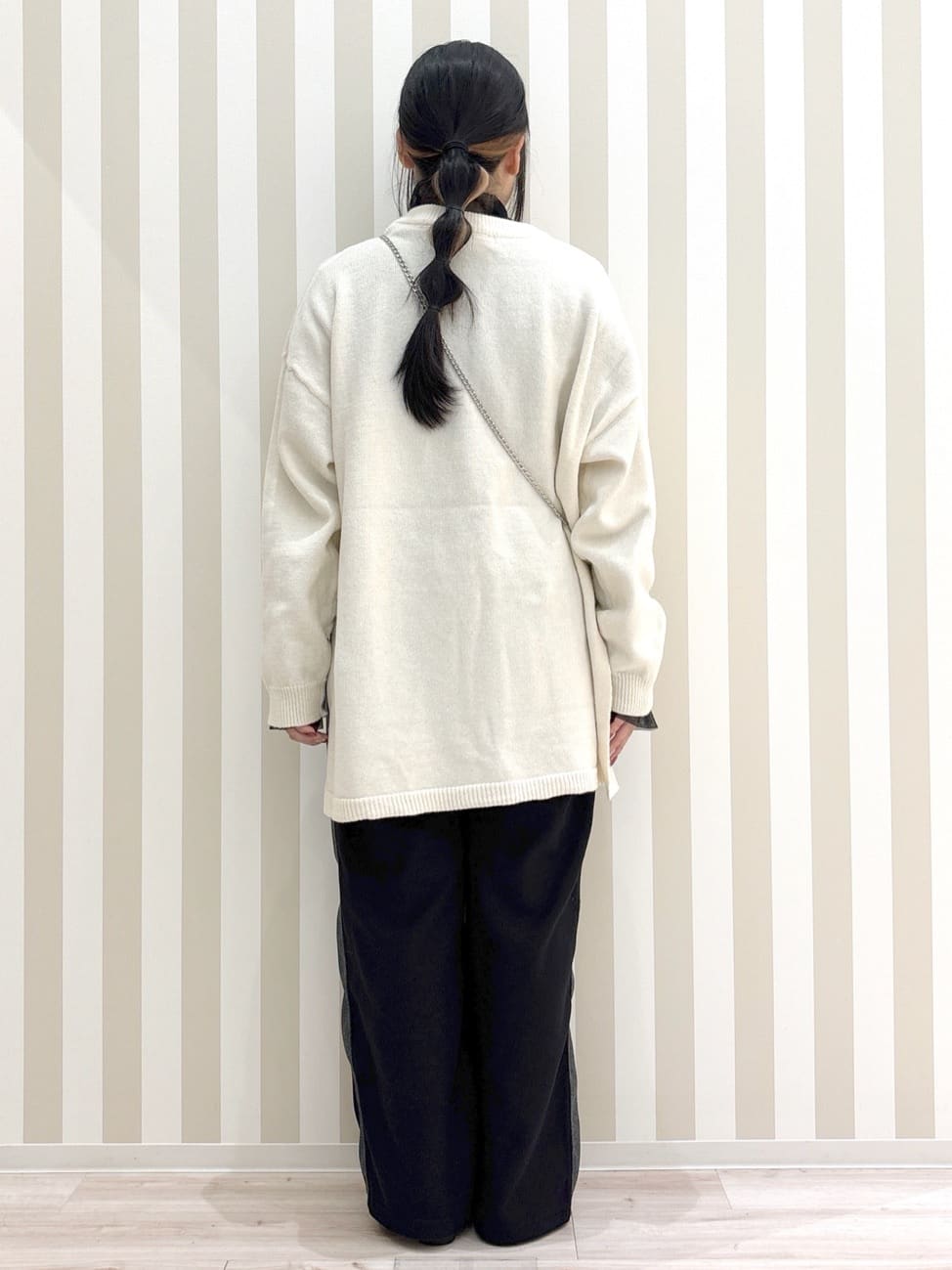 まろんさんの「SHOO･LA･RUE｜◆【S-LL/体型カバー】軽くてふわふわ お尻が隠れるワイドシルエットニット」を使ったコーディネート