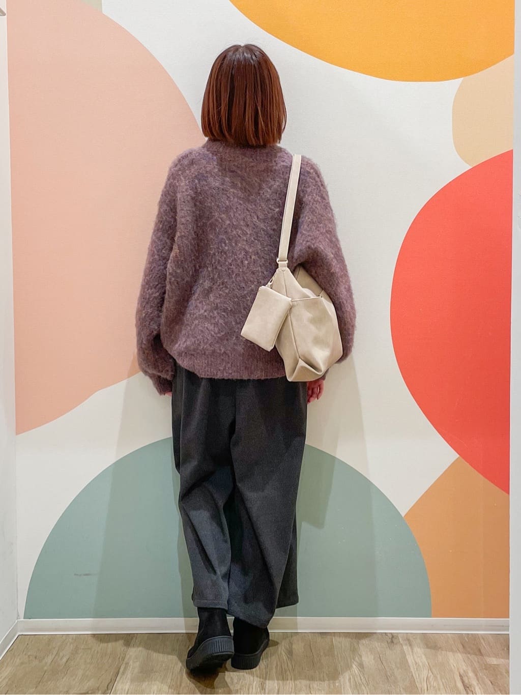 とまとさんの「SHOO･LA･RUE｜◆【ポーチ付き】使い勝手の良い Wフェイスショルダーバッグ」を使ったコーディネート