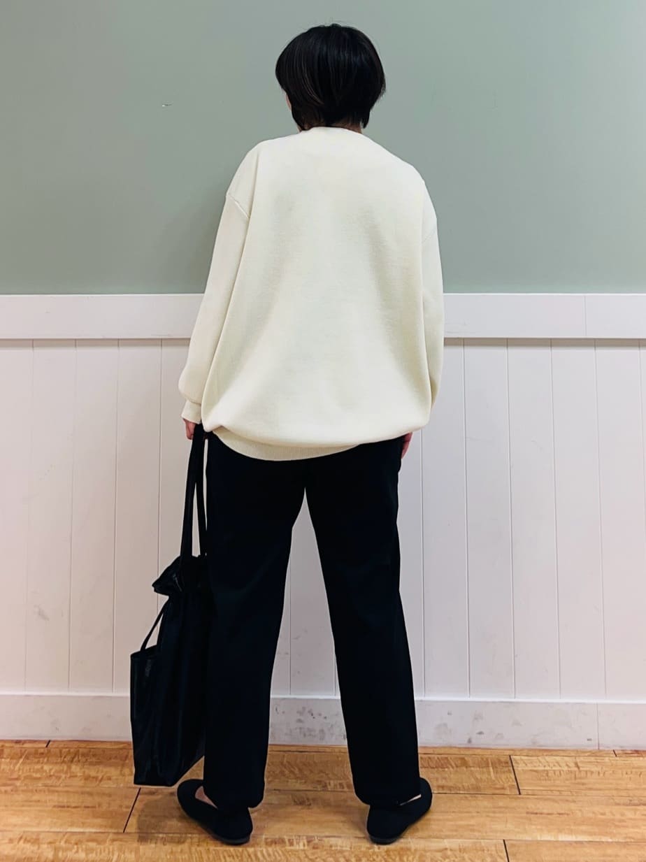 Naruさんの「SHOO･LA･RUE｜◆【洗える/体型カバー】絶妙なネックラインにこだわった コクーンニット」を使ったコーディネート