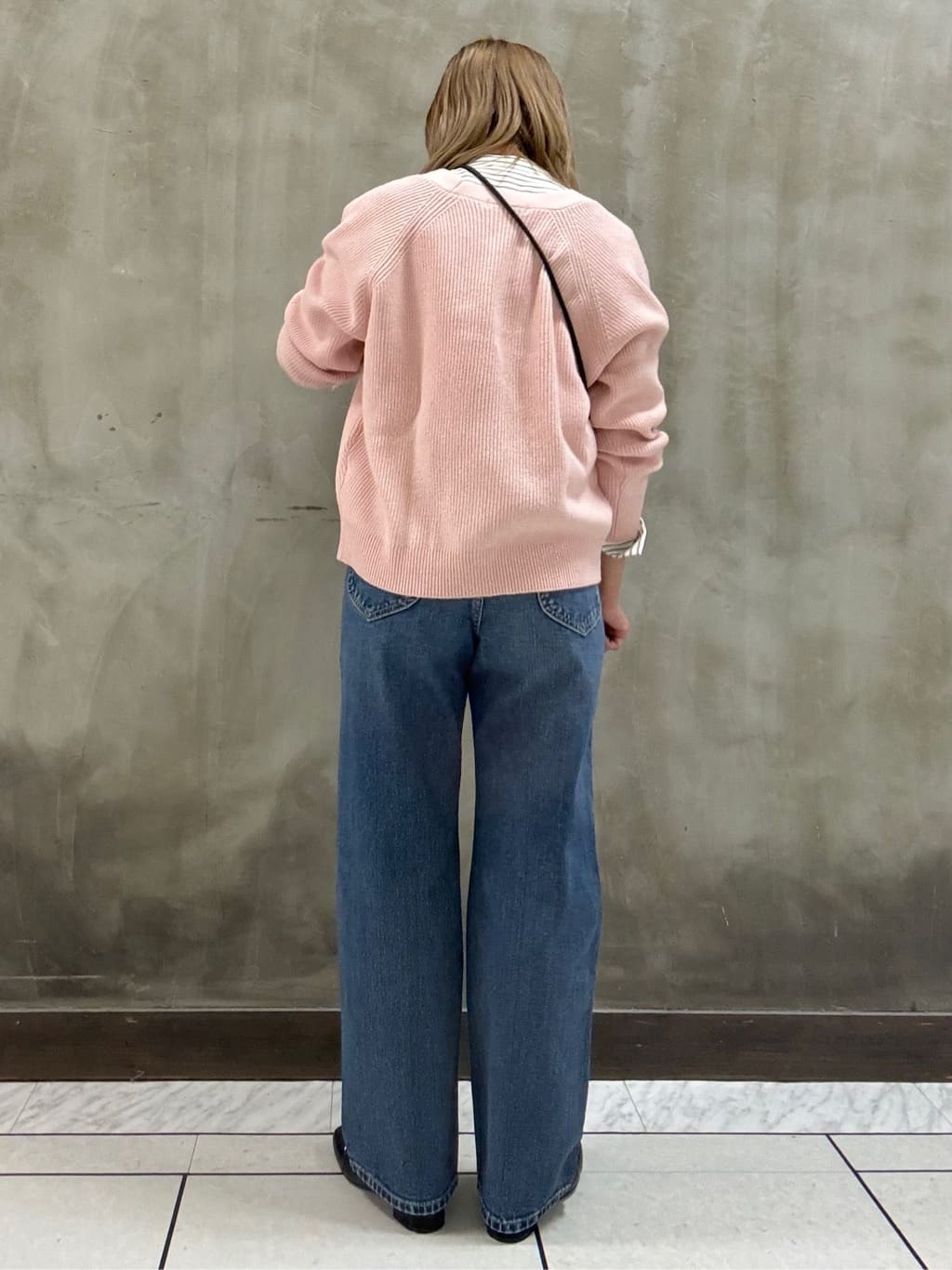 minaさんの「grove｜【Lee&times;grove別注】STRAIGHT DENIM PANTS」を使ったコーディネート