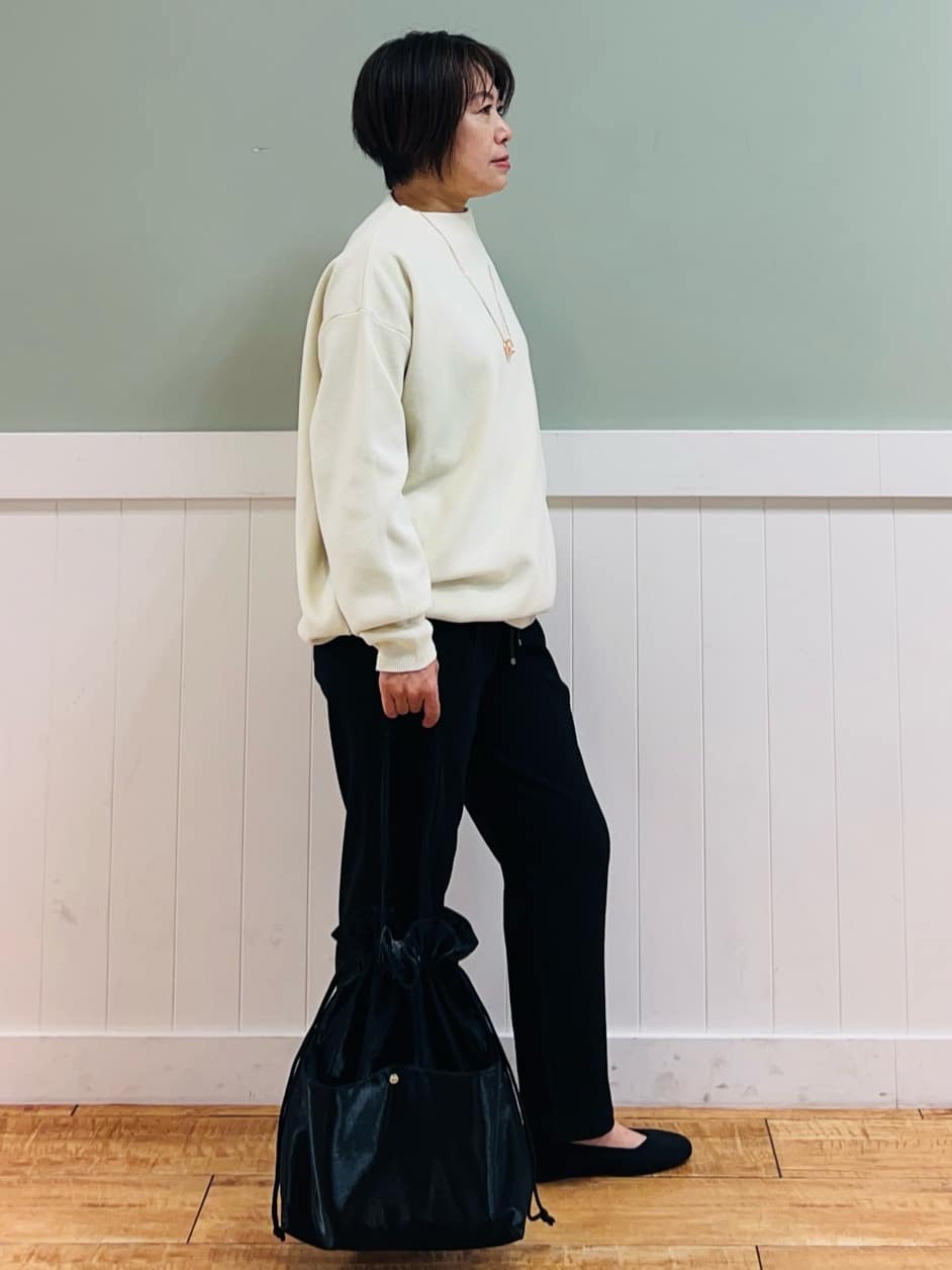 Naruさんの「SHOO･LA･RUE｜◆【洗える/体型カバー】絶妙なネックラインにこだわった コクーンニット」を使ったコーディネート