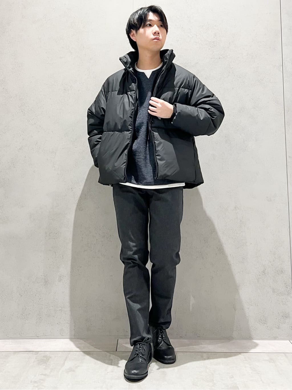 SHI-MAさんの「THE SHOP TK｜【オールシーズン穿ける！】7DAYSストレッチへリンボンパンツ　ON&hArr;OFF兼用」を使ったコーディネート