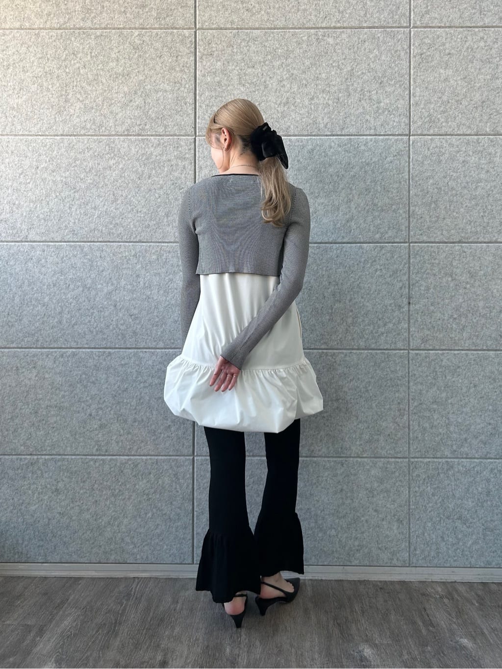 honoka Aさんの「CODE A｜lace knit pants」を使ったコーディネート