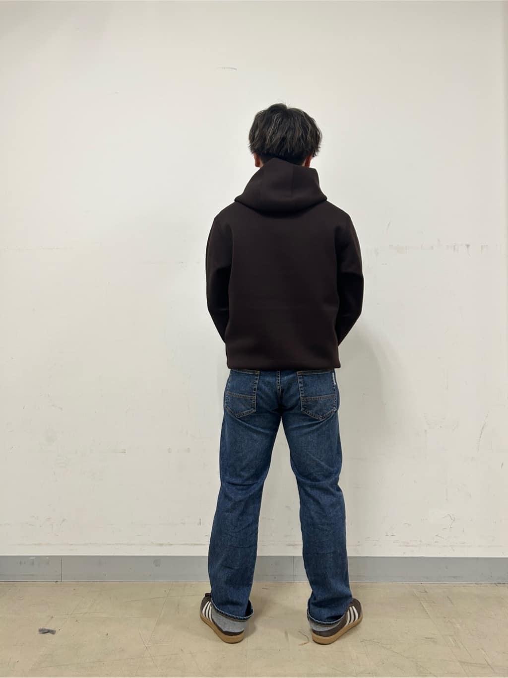 Hiroさんの「TAKEO KIKUCHI｜【モンスターストレッチ】日本製 ウォッシュド デニムパンツ」を使ったコーディネート