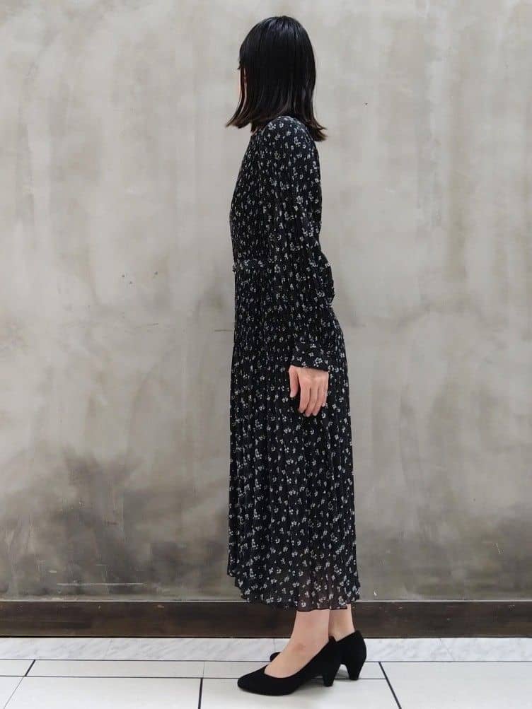 shioさんの「grove｜◆プリーツナローフレアワンピース」を使ったコーディネート